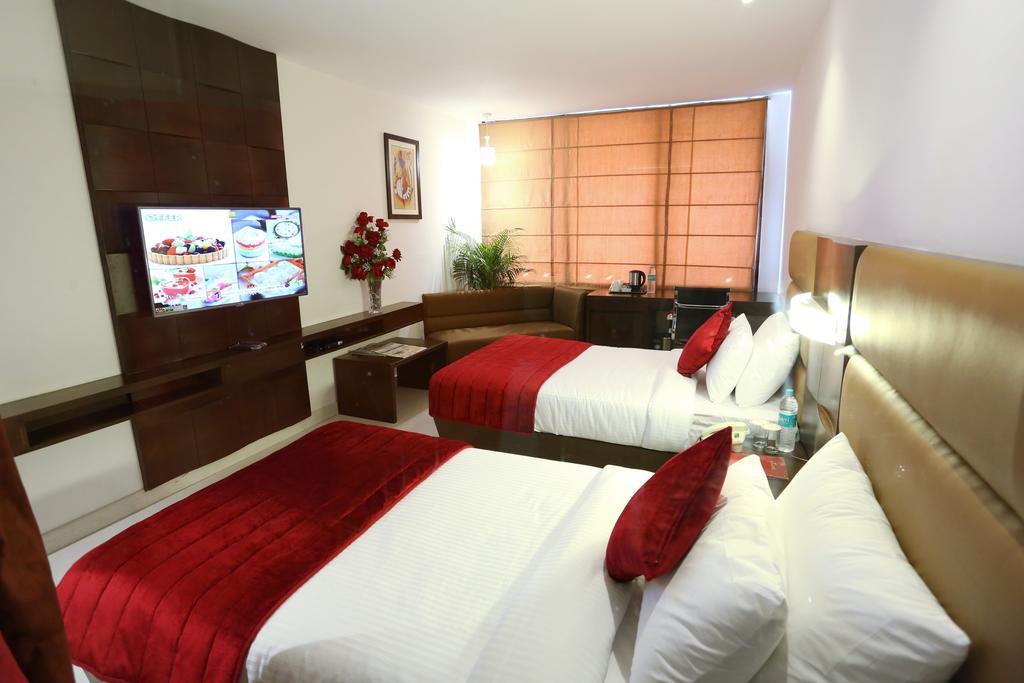 Sunbeam Premium Hotel Zirakpur Ngoại thất bức ảnh